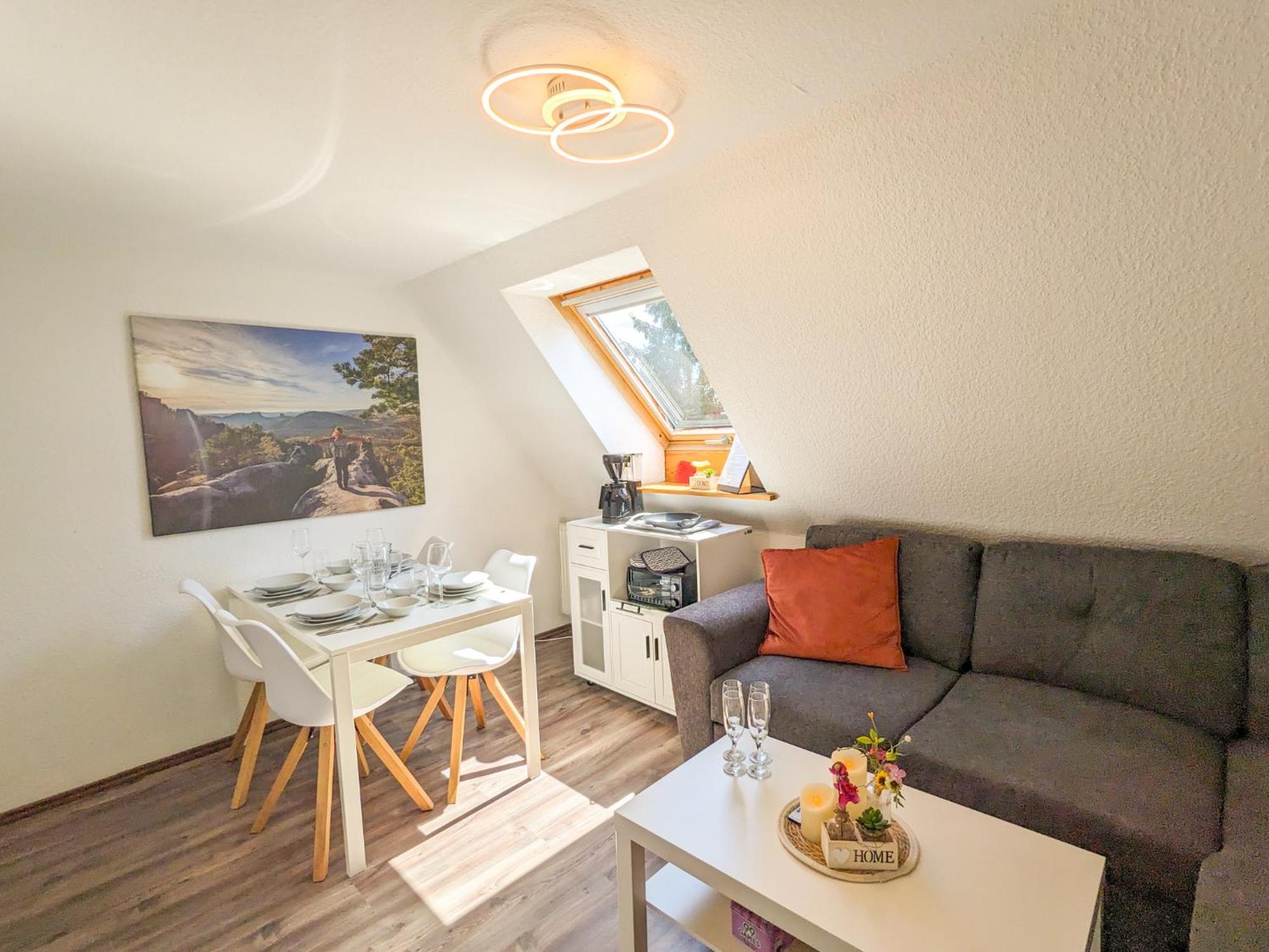Apartment B6 - Urlaubsmagie - Inmitten Der Saechsischen Schweiz Mit Balkon Mit Ausblick Auf Sandsteine Sebnitz