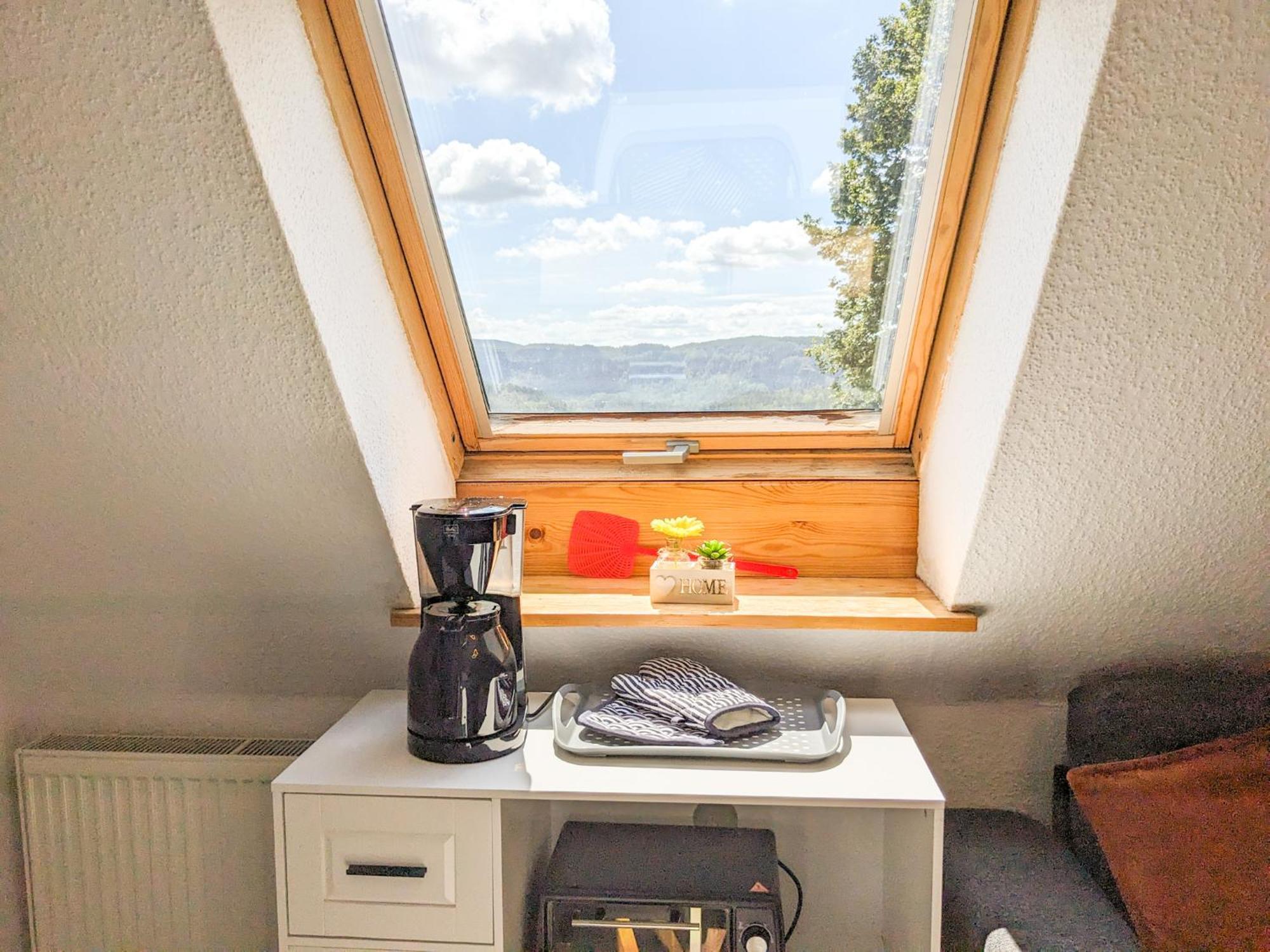 Apartment B6 - Urlaubsmagie - Inmitten Der Saechsischen Schweiz Mit Balkon Mit Ausblick Auf Sandsteine Sebnitz