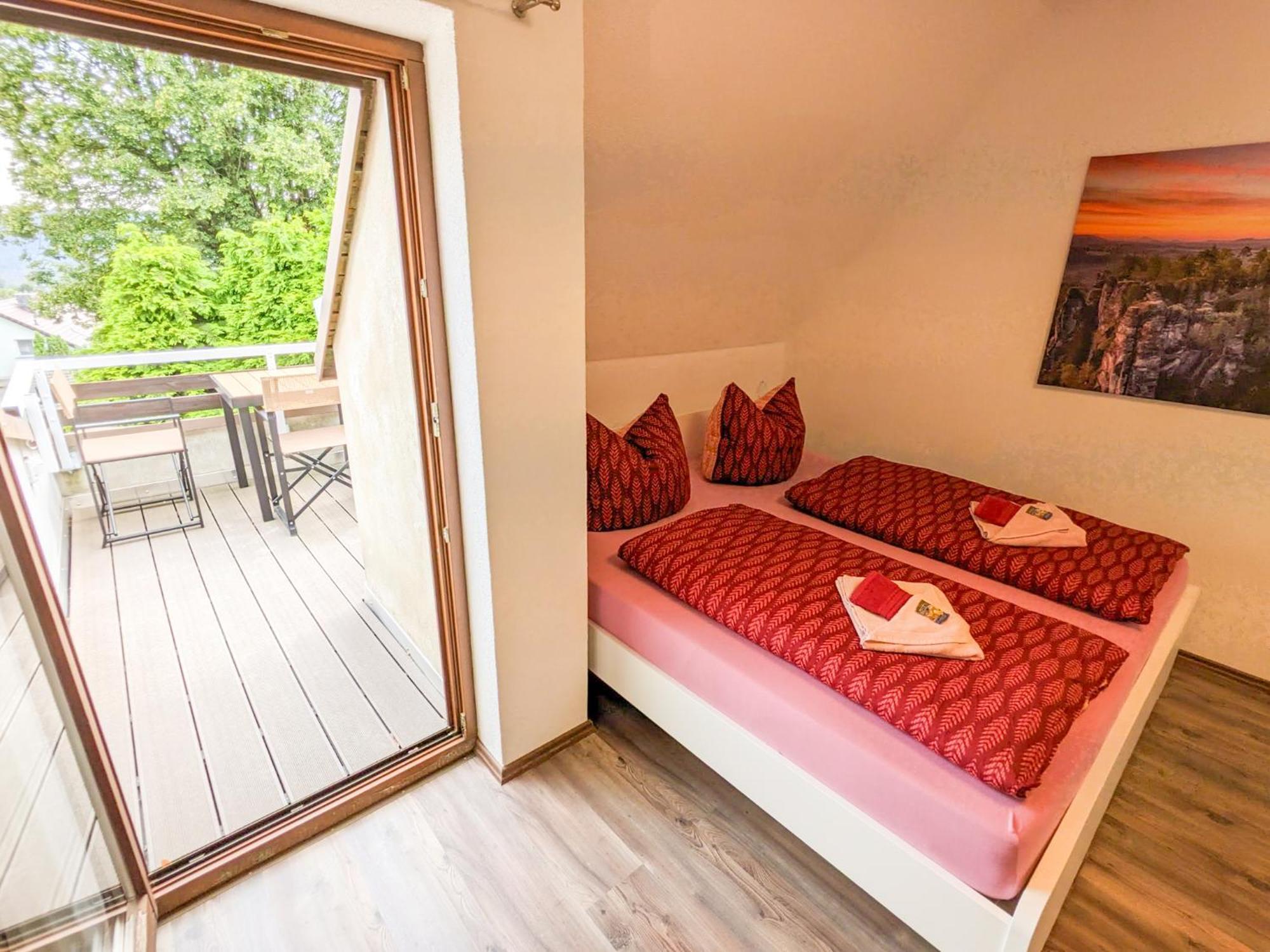 B6 - Urlaubsmagie - Inmitten Der Saechsischen Schweiz Mit Balkon Mit Ausblick Auf Sandsteine Apartment Sebnitz