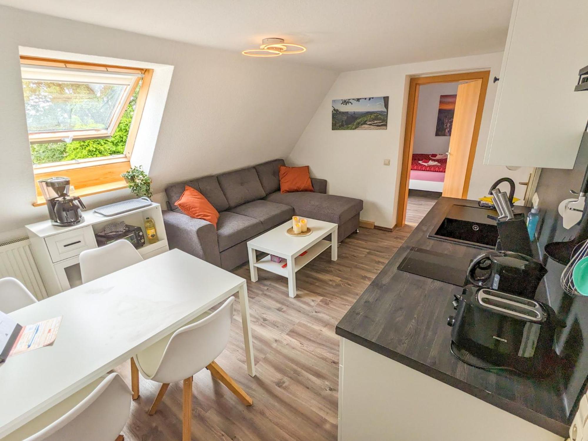 Apartment B6 - Urlaubsmagie - Inmitten Der Saechsischen Schweiz Mit Balkon Mit Ausblick Auf Sandsteine *