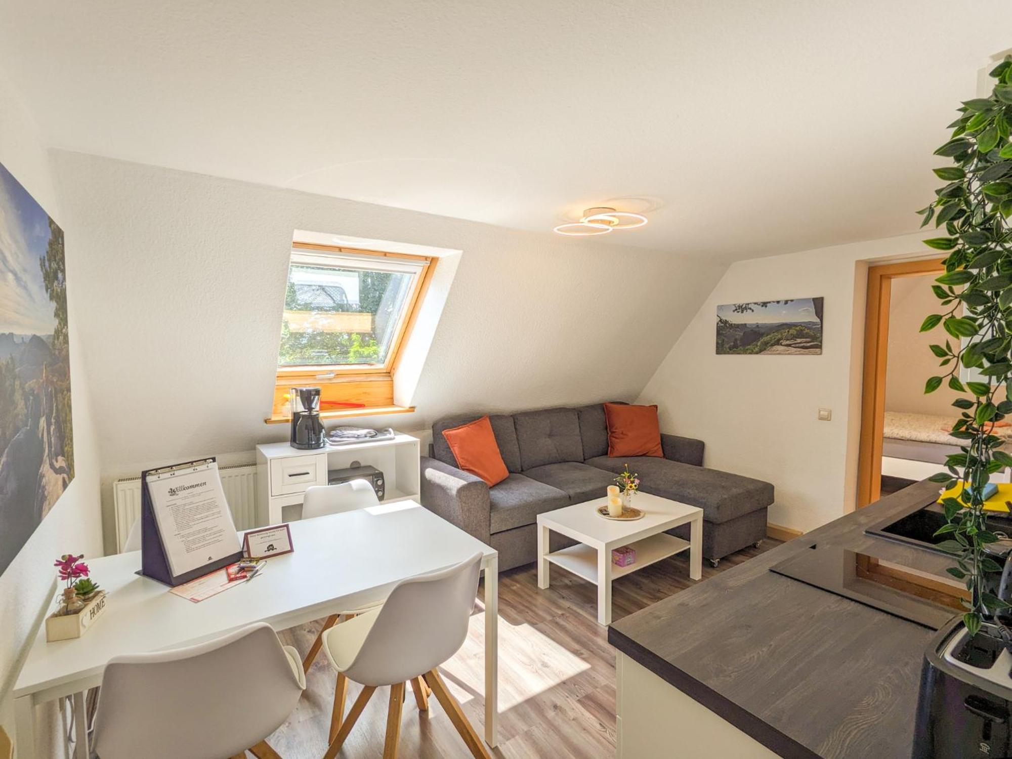 Apartment B6 - Urlaubsmagie - Inmitten Der Saechsischen Schweiz Mit Balkon Mit Ausblick Auf Sandsteine *