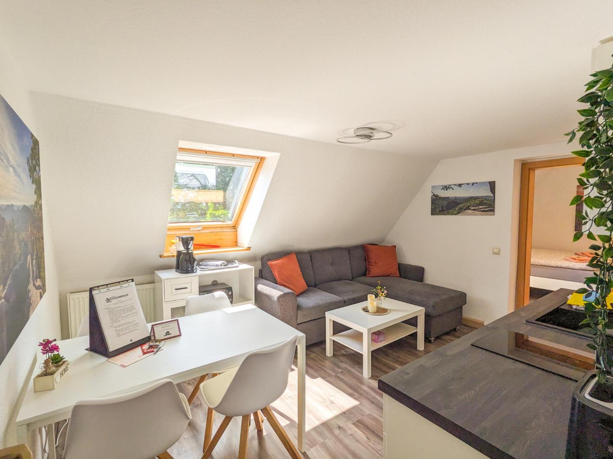 B6 - Urlaubsmagie - Inmitten Der Saechsischen Schweiz Mit Balkon Mit Ausblick Auf Sandsteine Apartment Sebnitz